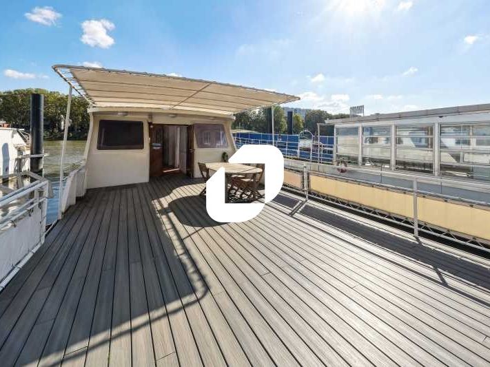 Découvrez votre nouveau bureau flottant ! Charman