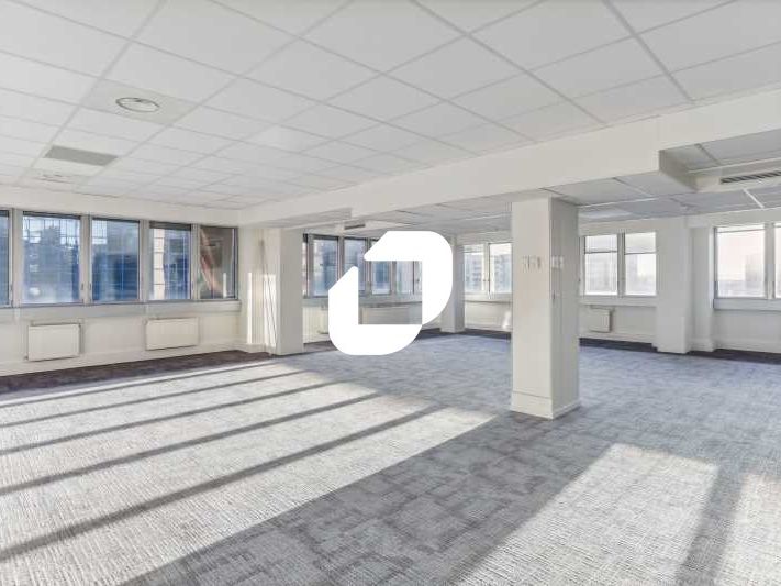 Situé dans le quartier d'affaires du Val de Fonte