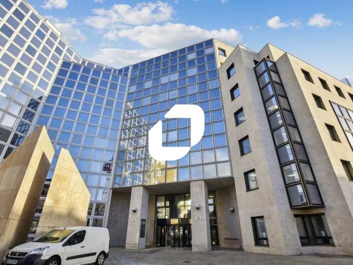 À toute proximité du Tramway T2 avec un accès trè