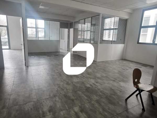 Situés dans un cadre privilégié en bord de Marne,