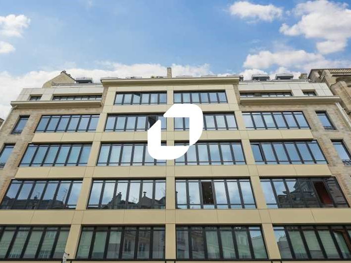 À deux pas de la Place des Victoires, au coeur d'