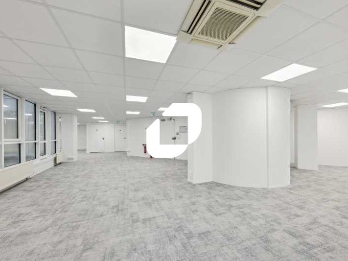 À deux pas de la Place des Victoires, au coeur d'