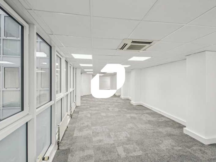 À deux pas de la Place des Victoires, au coeur d'