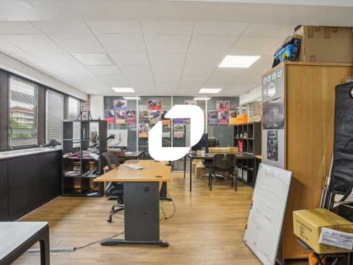 Immprove vous propose des bureaux rénovés de 593m