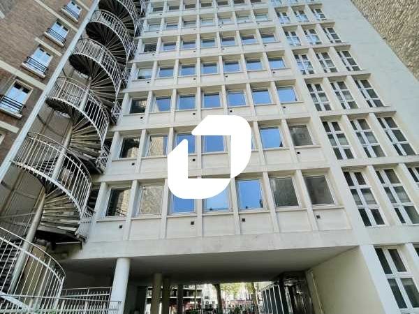 À proximité de la porte de Saint-Cloud, du métro 