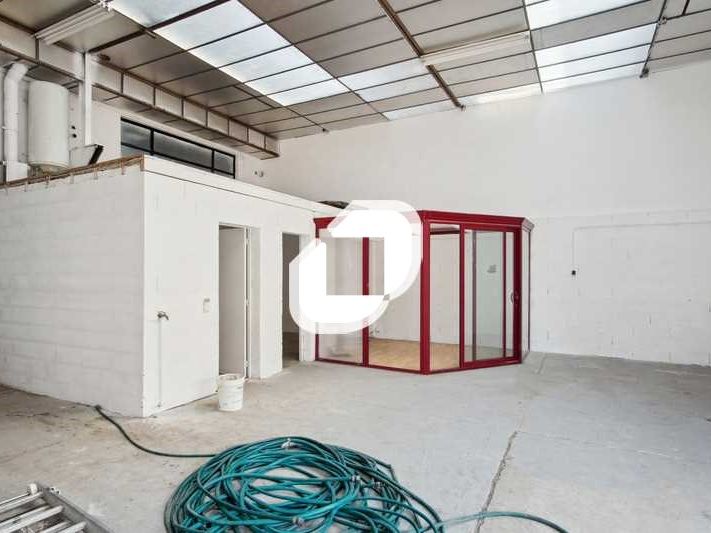 A proximité immédiate de la Gare SNCF « Meaux » e