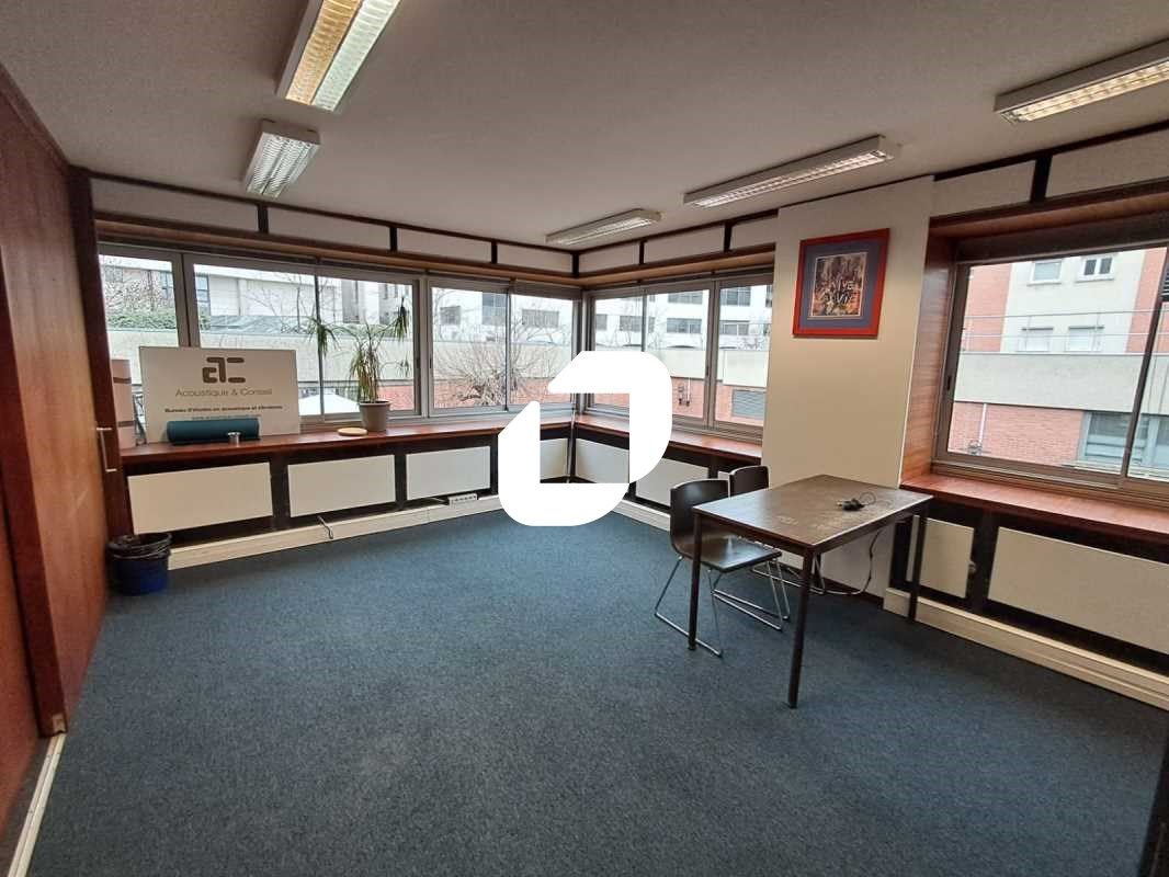 RER A Reuil, 140m² de bureaux au 3ème étage d'un 