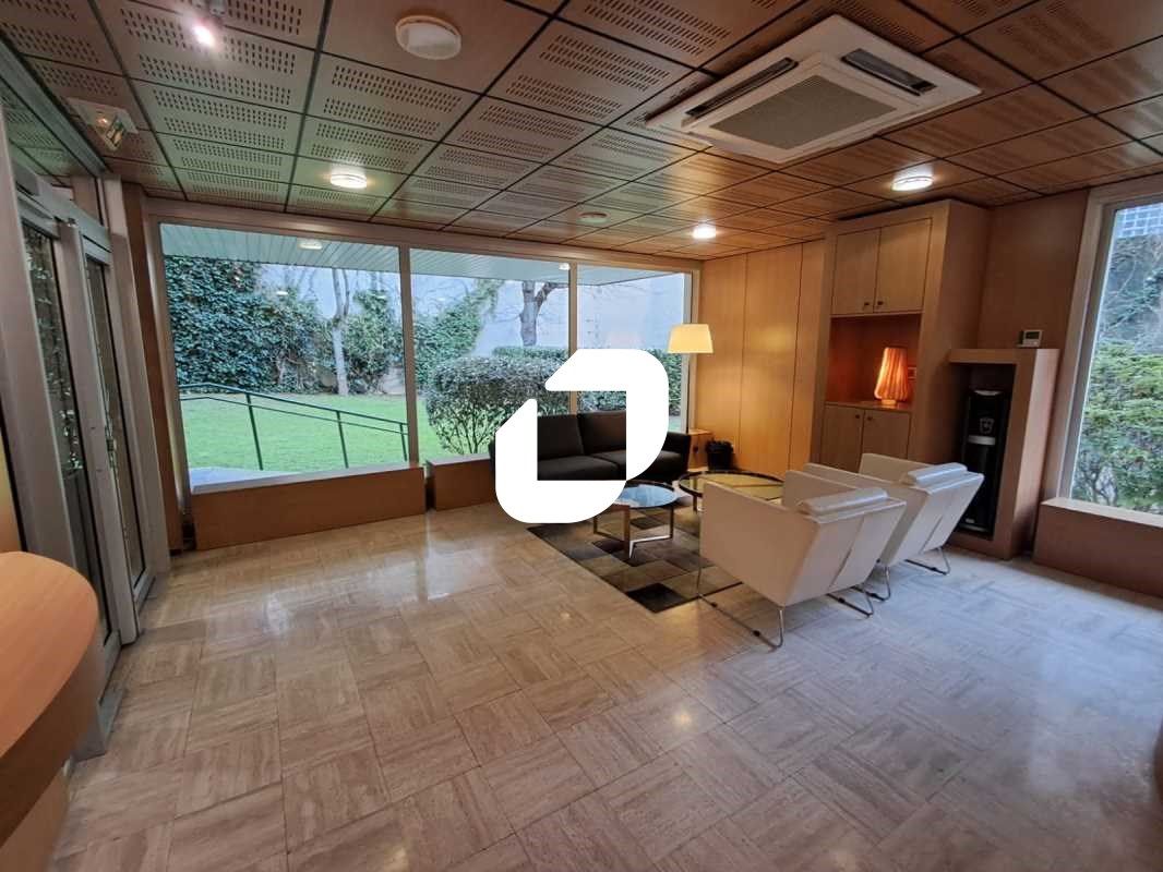 RER A Reuil, 140m² de bureaux au 3ème étage d'un 