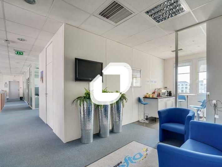 Situé au pied du RER A "Val d'Europe - Montévrain