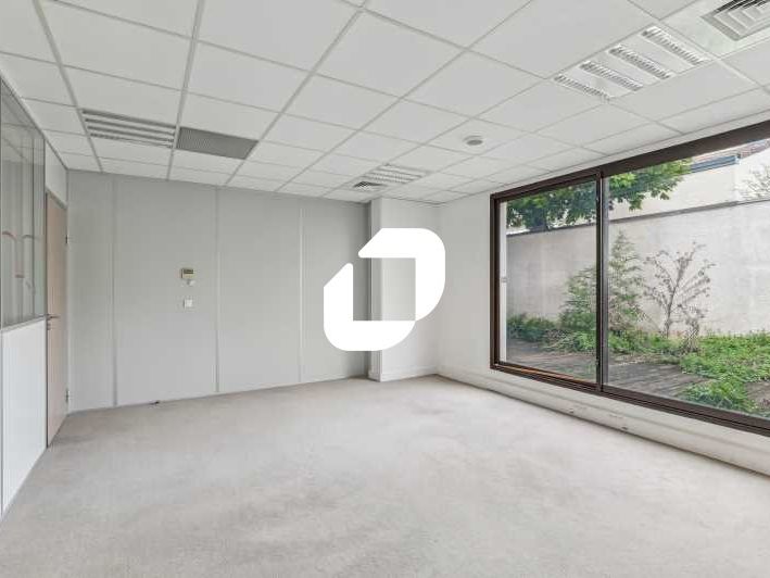 Superbe opportunité à saisir à Courbevoie ! Burea