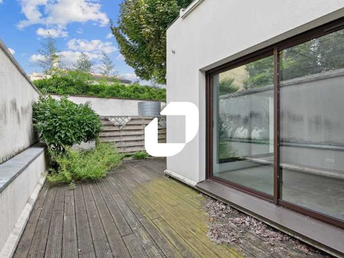 Superbe opportunité à saisir à Courbevoie ! Burea