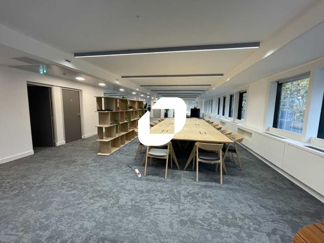 À louer : bureaux rénovés à proximité du métro Bi