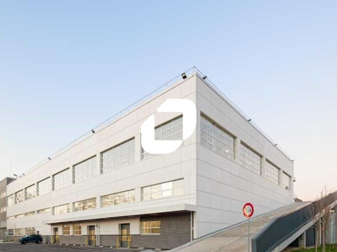 Entrepôt logistique et activité neuf avec la cert