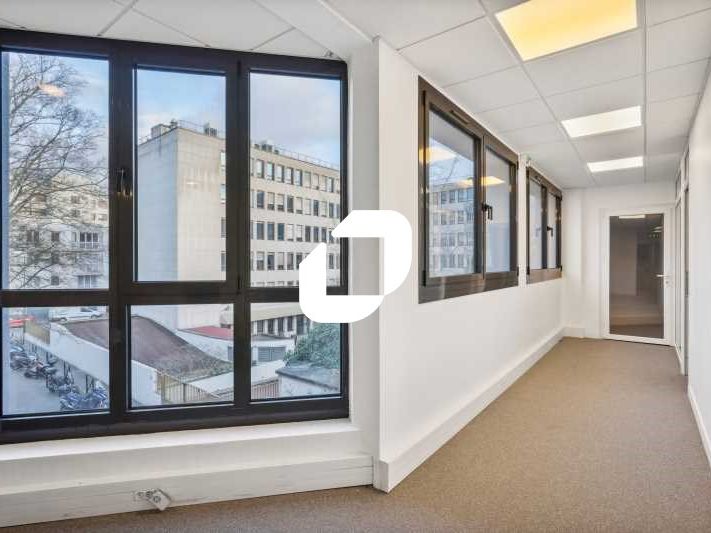 146m² de bureaux proche métro 13 et gare Clichy L