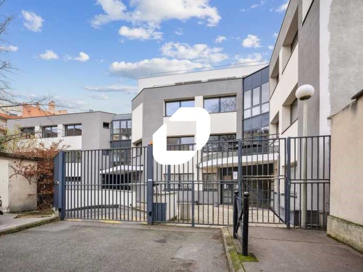 146m² de bureaux proche métro 13 et gare Clichy L