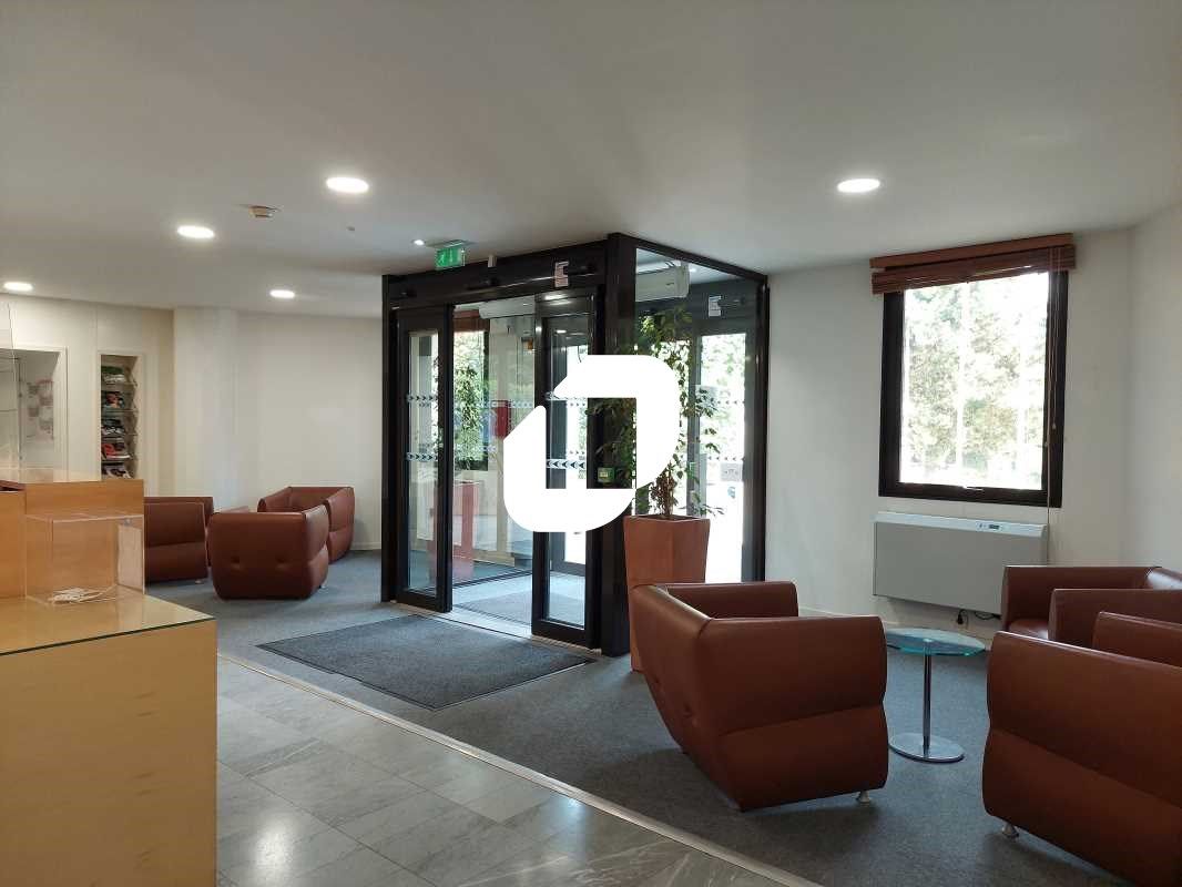 Dans un parc tertiaire dynamique, au coeur du Pla