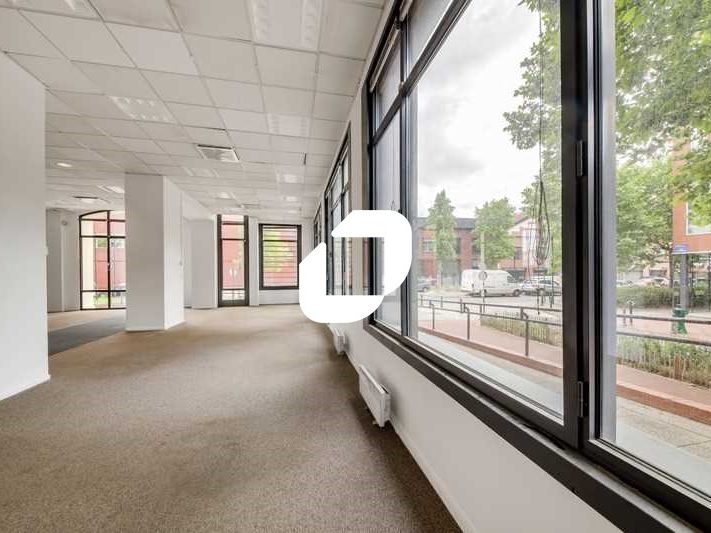 Situé au coeur du parc des portes de Paris et de 