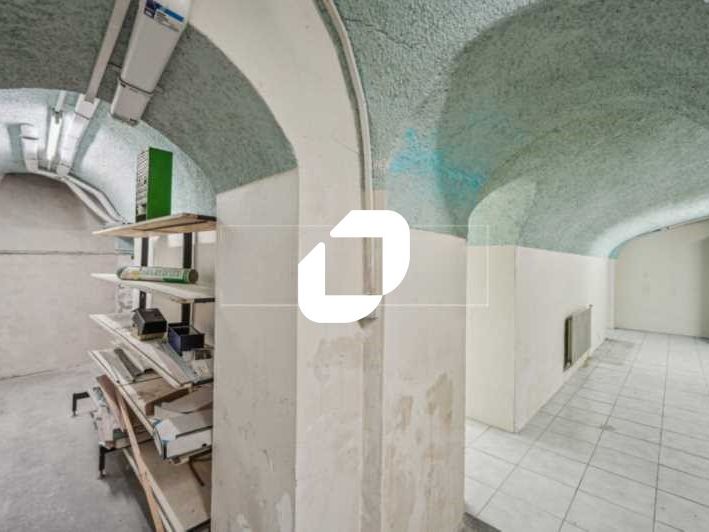 A proximité immédiate du métro Saint Ambroise, da