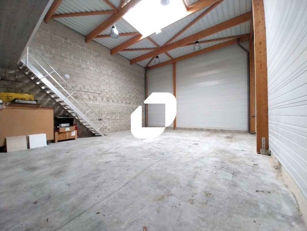 PARC BEL AIR LA FORÊT - Au sein d'une zone d'acti