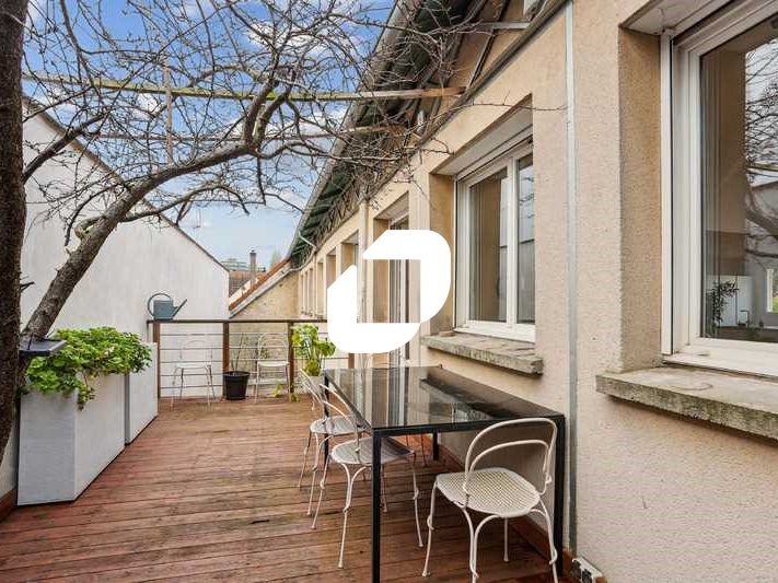 A 200 mètres de l'arrêt du tramway T10 « Le petit