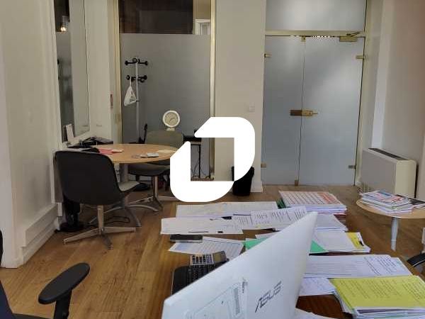 Dans un bel hôtel particulier situé dans le 8eme 