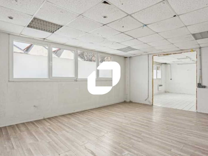 Dans quartier en redéveloppement, mélangeant ense