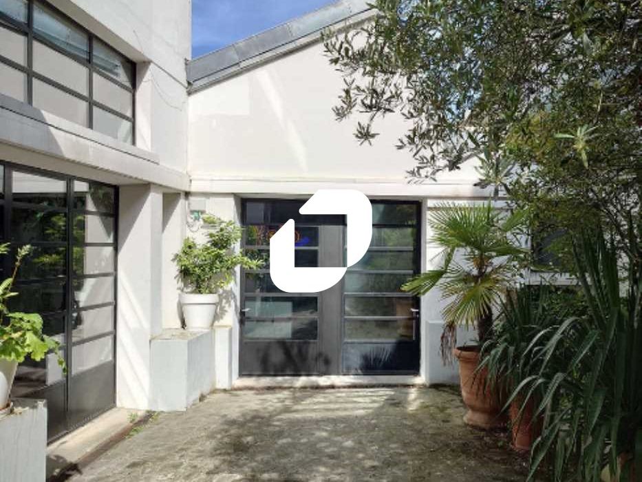 IMMPROVE vous propose au centre de Cachan, 4 km d