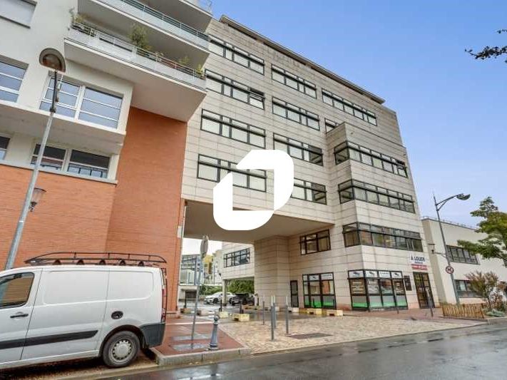 Plateau privatif ! IMMPROVE vous propose des bure