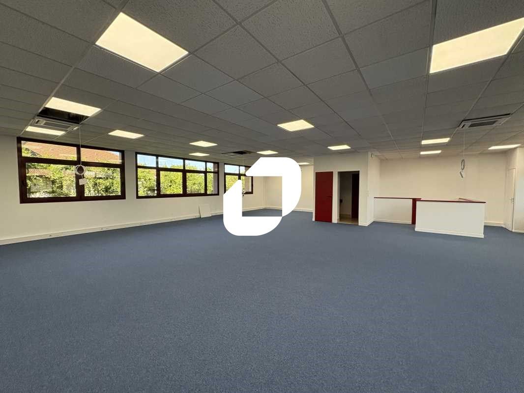 VOISINS-LE-BRETONNEUX - Immprove vous propose à l