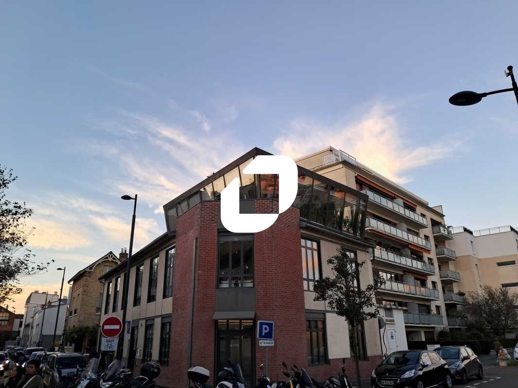 Immeuble indépendant de très bon standing en R+2 