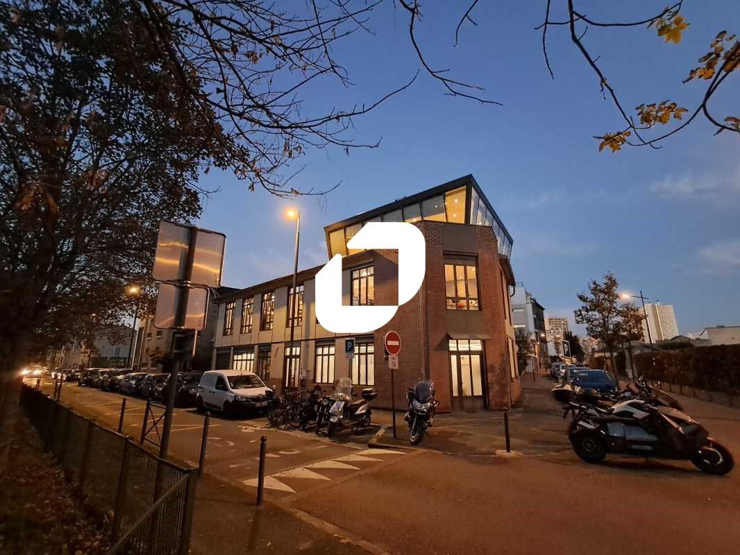 Immeuble indépendant de très bon standing en R+2 