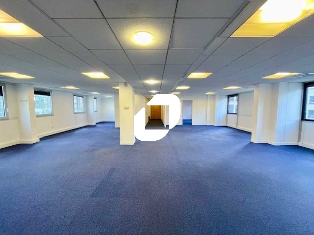 A proximité immédiate du centre commercial les Pa