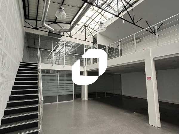 Au sein d'un parc immobilier tertiaire à proximit