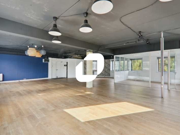 Au sein d'un parc d'activité tertiaire à proximit