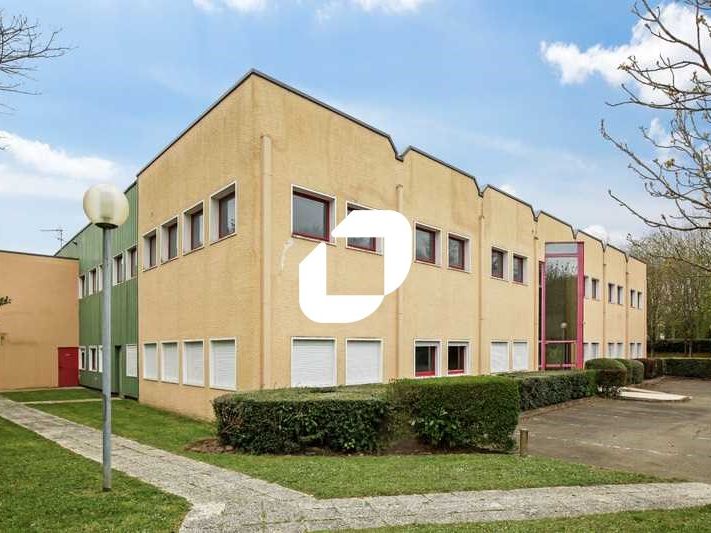 Situé à Trappes au coeur de la Zone d'activité DE