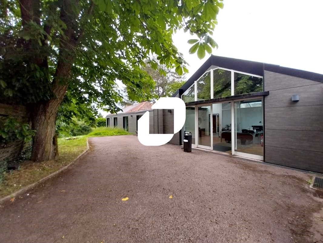 A proximité de la gare de Tacoignières (ligne N),