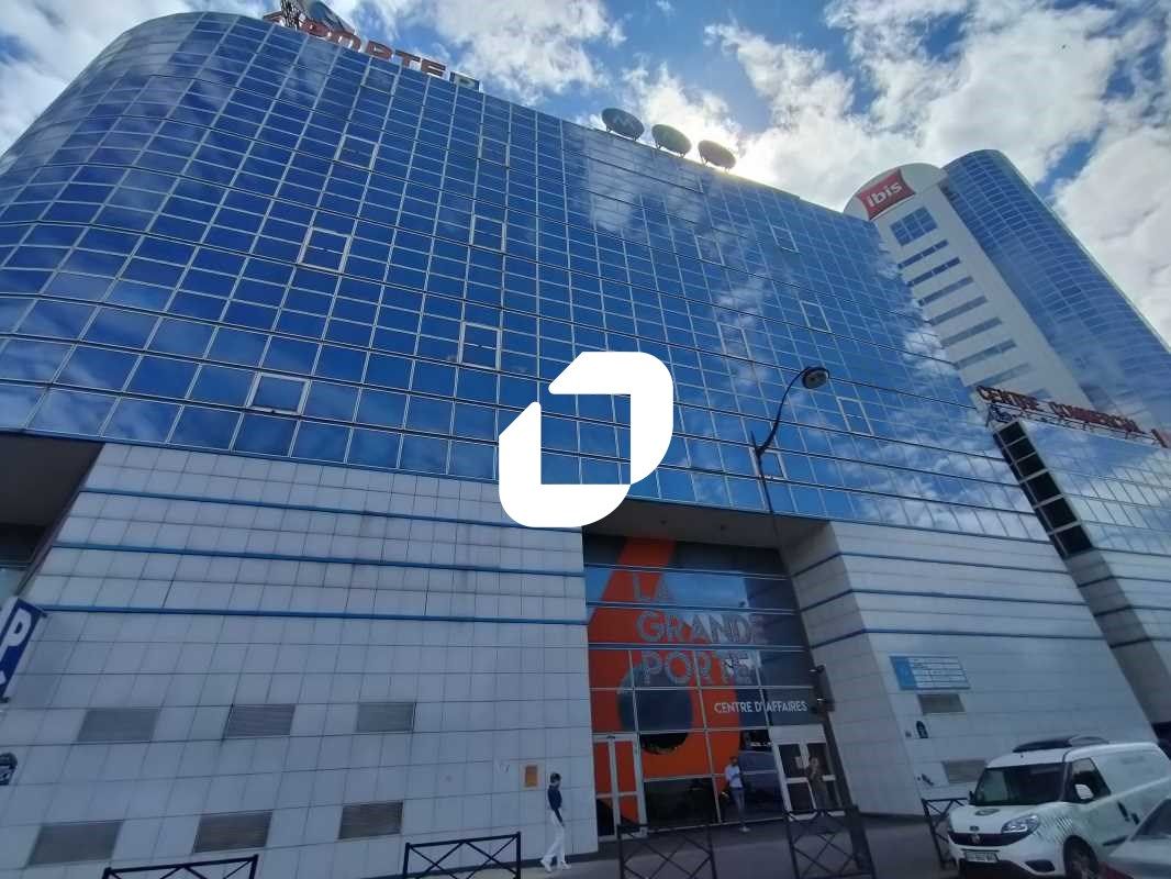 Immeuble gardienné en R+7 localisé dans un enviro