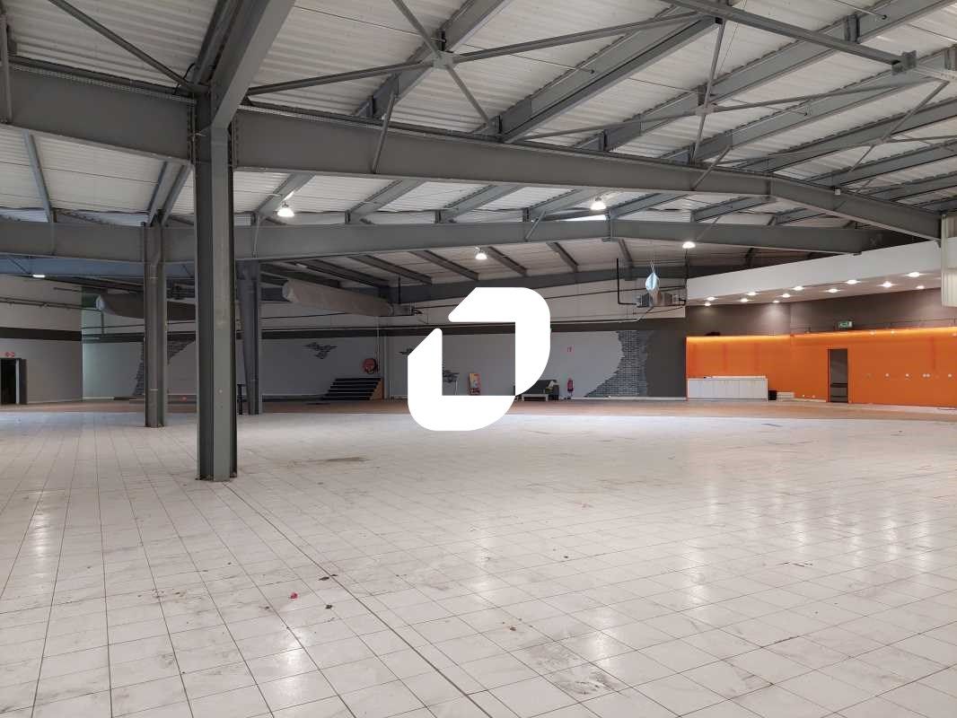 Au sein de la zone commerciale Pariwest de Maurep