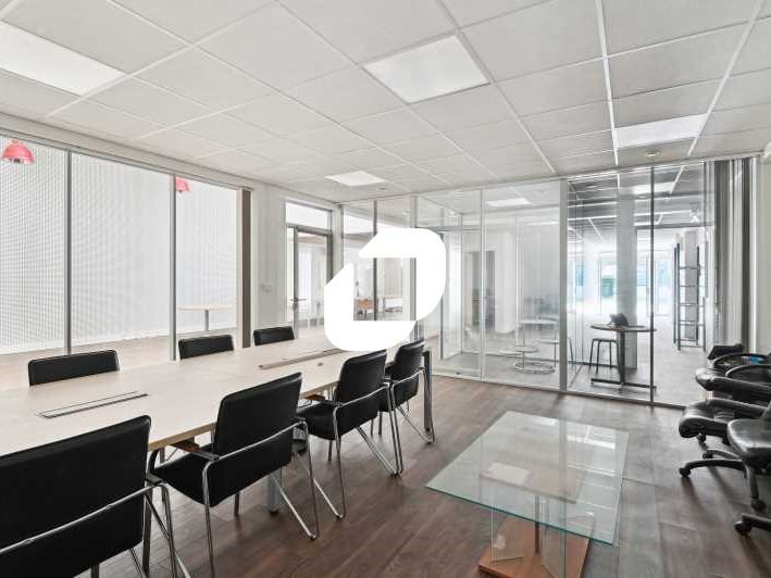 365m2 de bureaux en très bon état, Nanterre proch