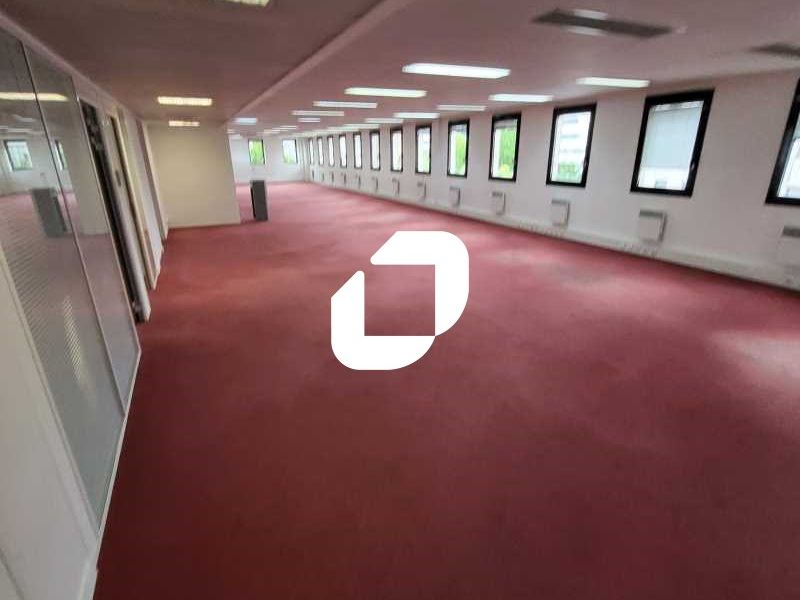 Au sein d'un immeuble moderne et de bon standing,