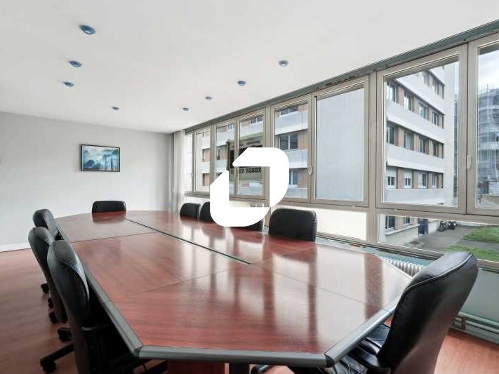 Centre ville ! IMMPROVE vous propose des locaux à