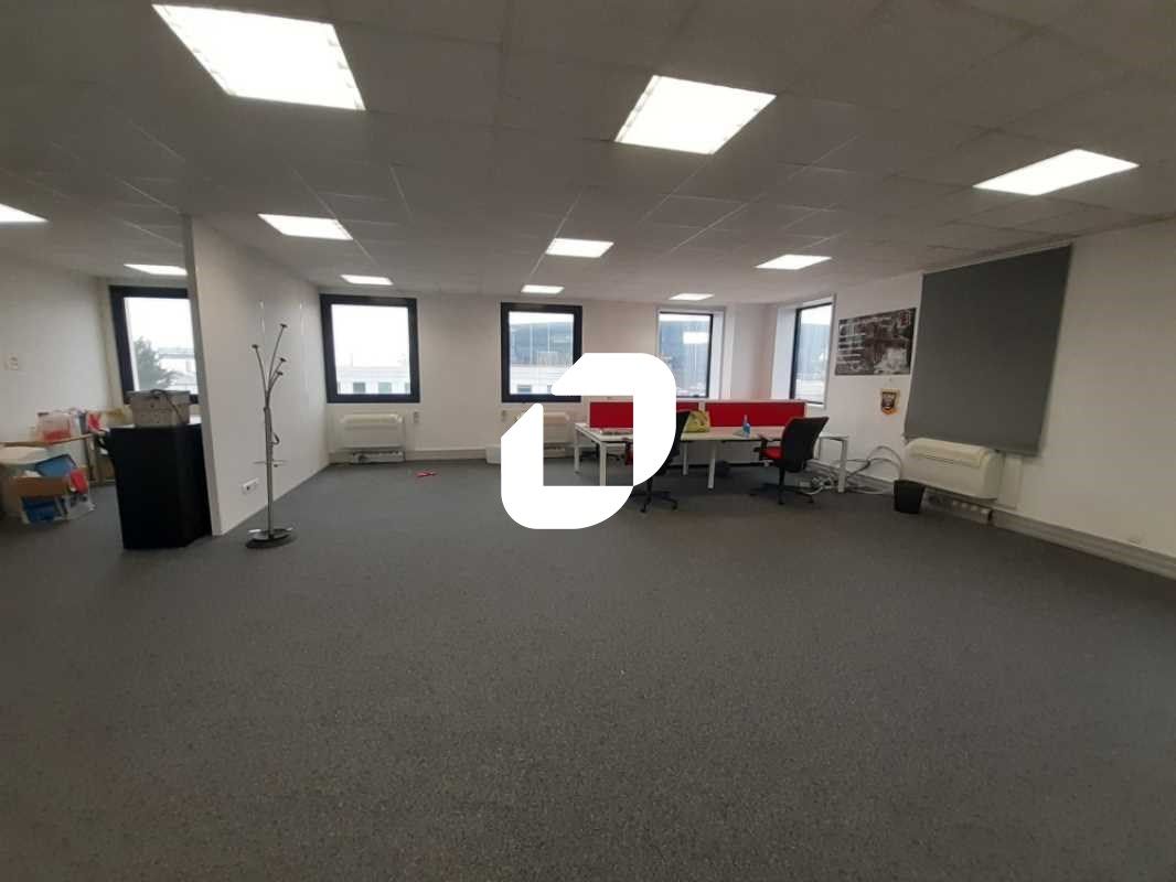 Idéalement situé à la Plaine Saint Denis, à proxi