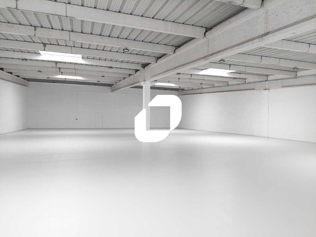 Sur un site clôturé, au sein de la zone d'activit