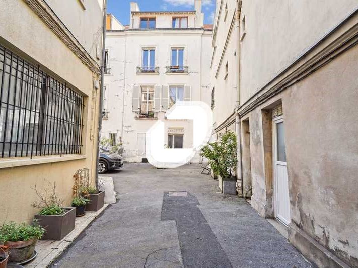 A la limite du 11ème arrondissement de Paris, au 