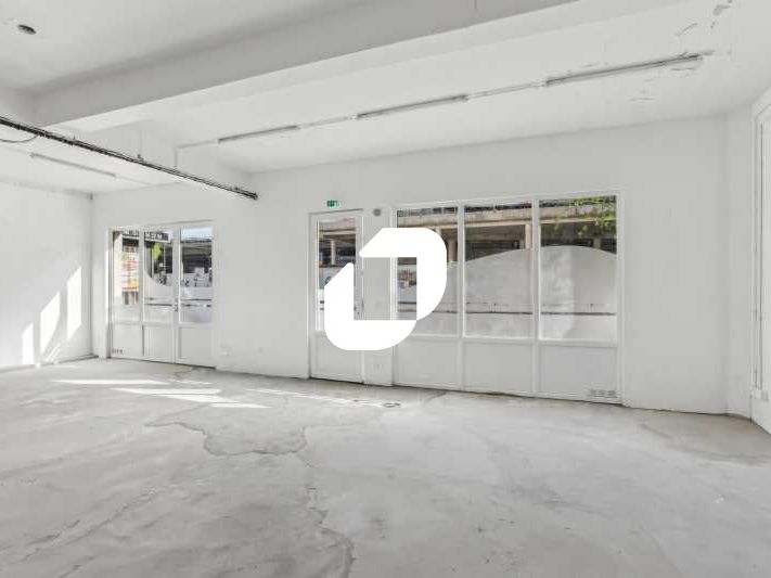 Aux portes de Paris, à 2 pas du T2, des commerces