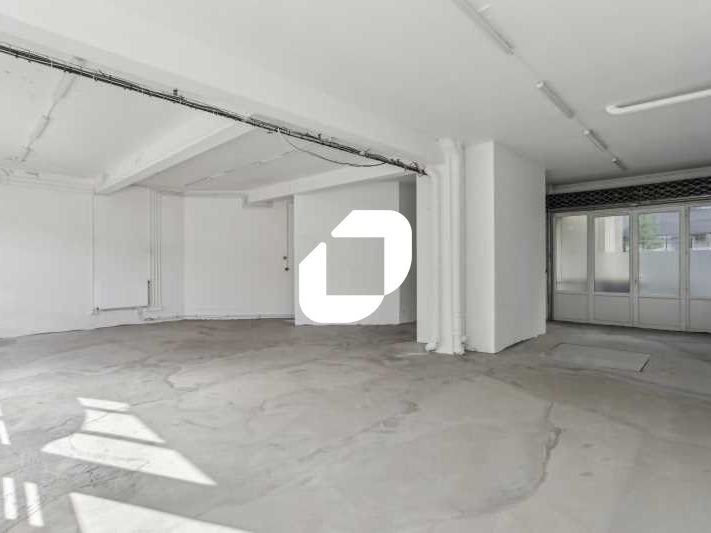 Aux portes de Paris, à 2 pas du T2, des commerces