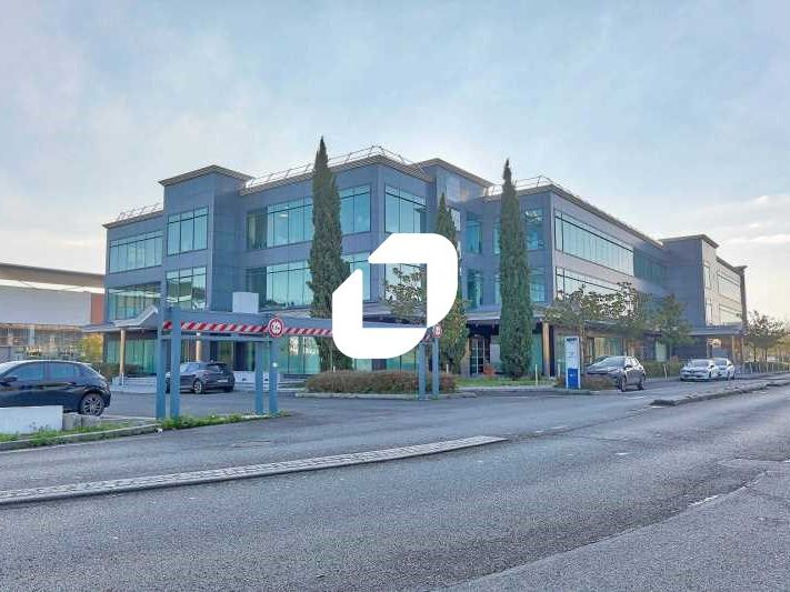 Situé dans le prolongement de la Zone commerciale