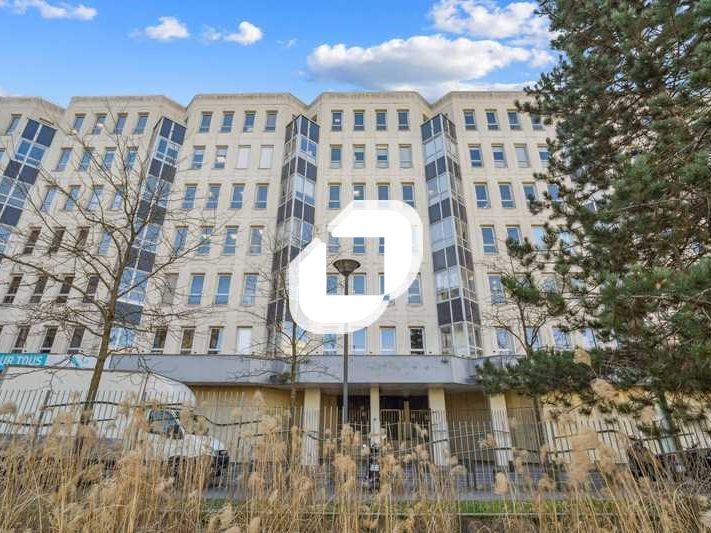 Idéalement situé au coeur d'un quartier d'affaire