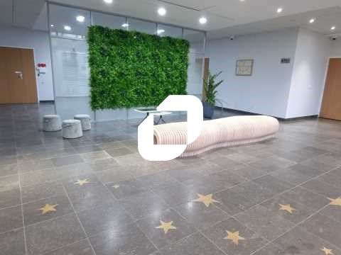 Situé en plein coeur du Val d'Europe Place d'Aria