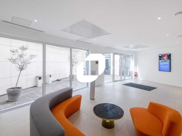 A proximité du Tram et du métro "Pont de Sèvres",